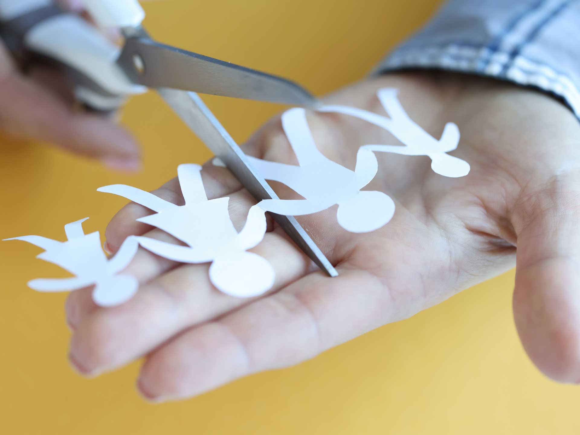 You are currently viewing Estrangement or Engagement: When family therapy helps vs. hurts.